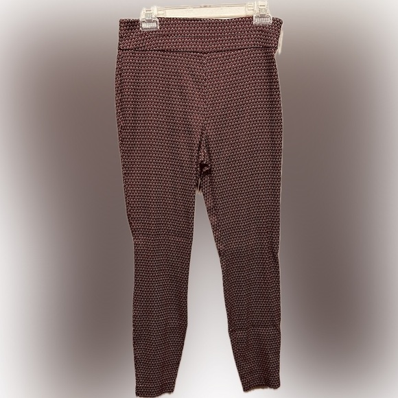 New York and Company - Women's High Waisted Pull-On Slim Leg - Medium - Picture 7 of 9